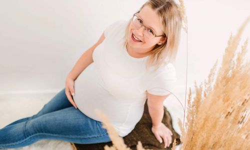 Fotoshooting mit einer schwangeren Frau in München